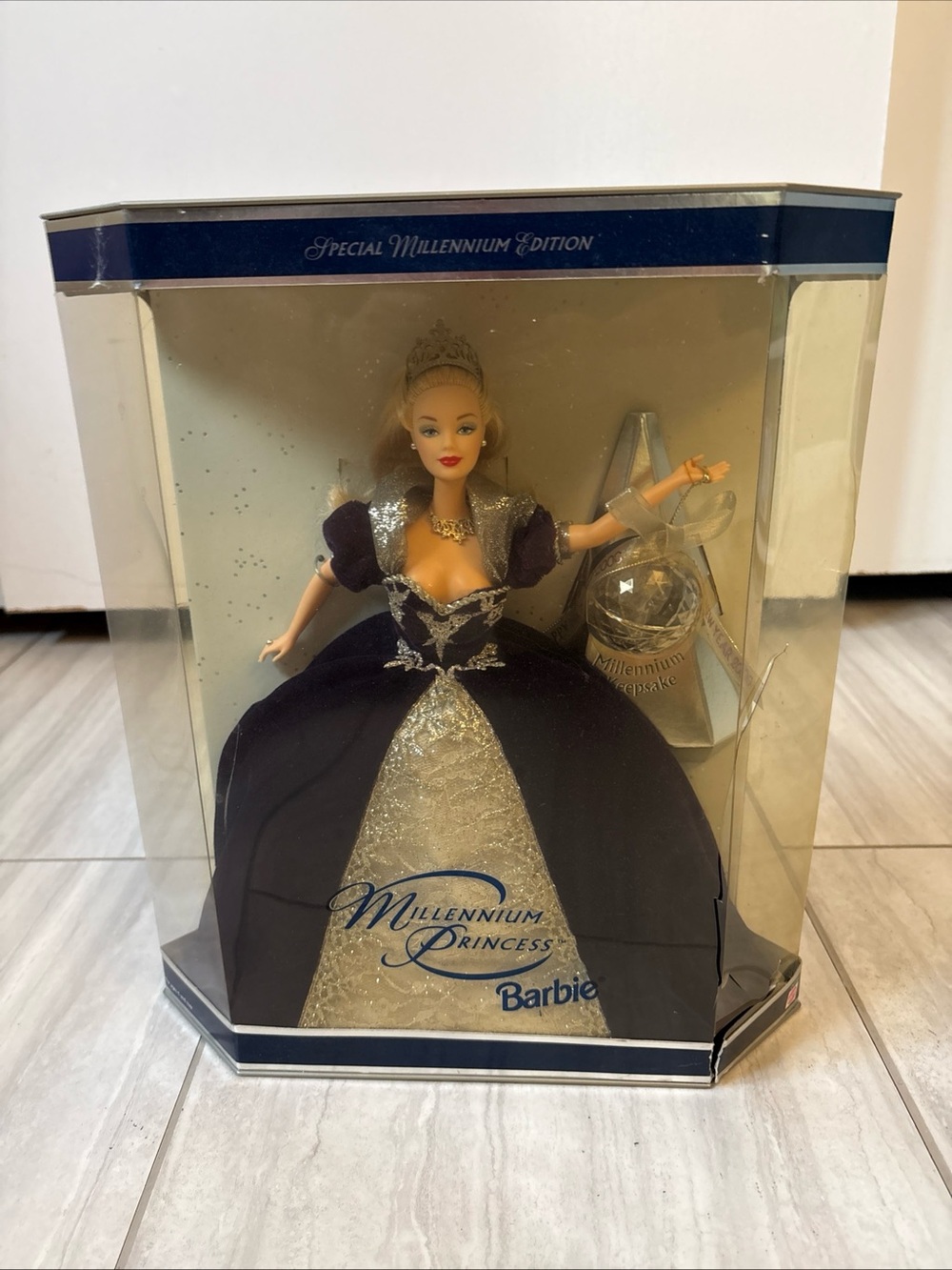 Happy Holidays Year 2000 SPECIAL EDITION MILLENNIUM BARBIE DOLL Mattel